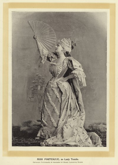 Miss Fortescue, como Lady Teazle de English Photographer